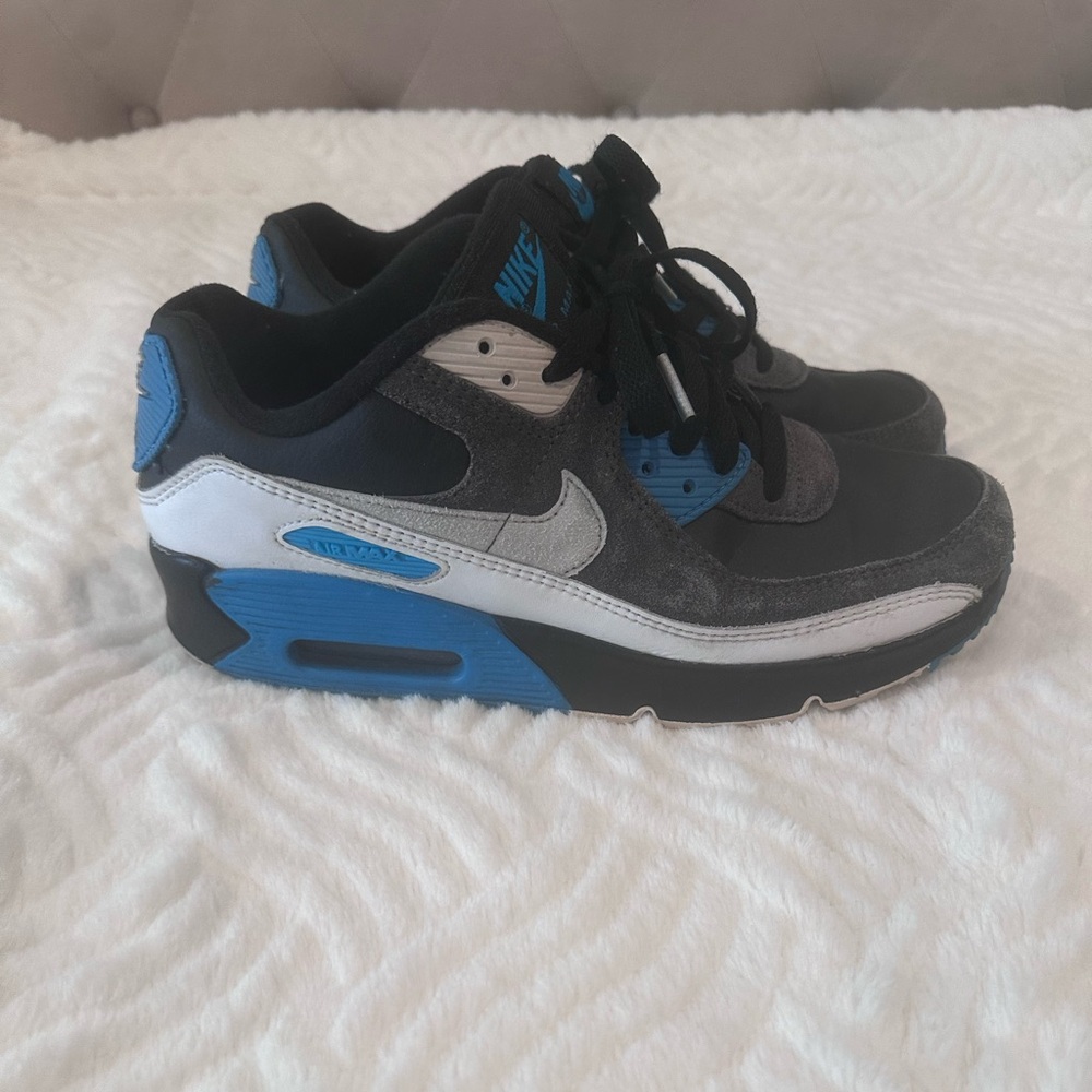 Nike Black and blue Air Max Athletic Shoes